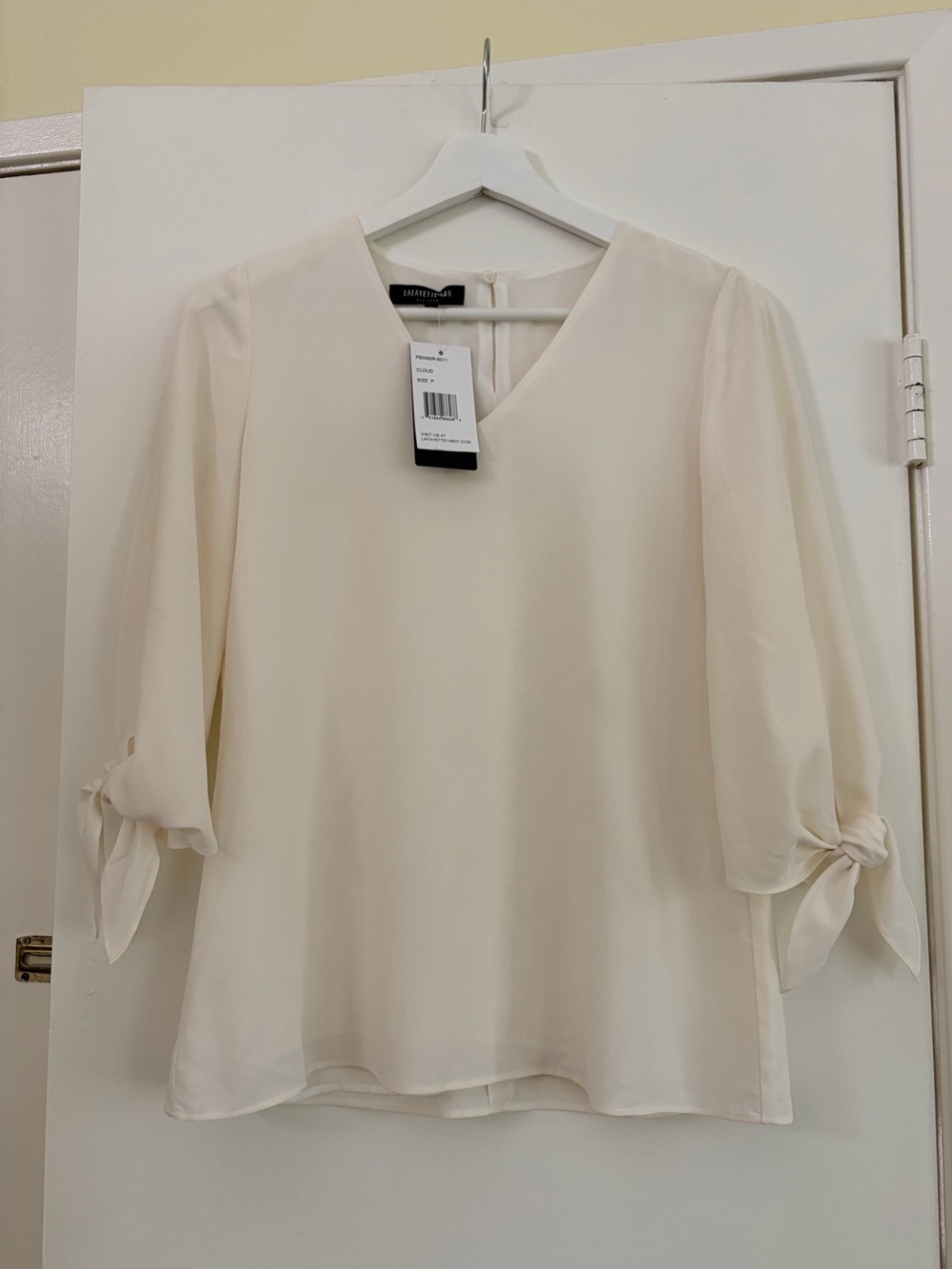 NWT Lafayette 148 New York 100% Silk Tie-Sleeve V-Neck Blouse in Cloud Petite